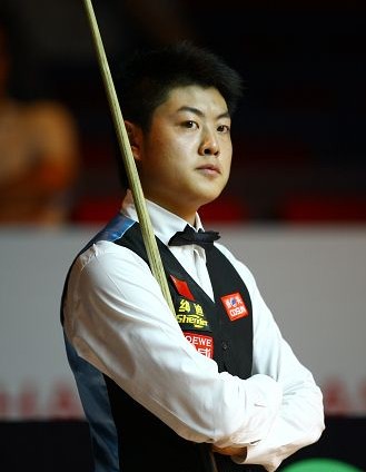 坛崭露头角 坛崭露头角